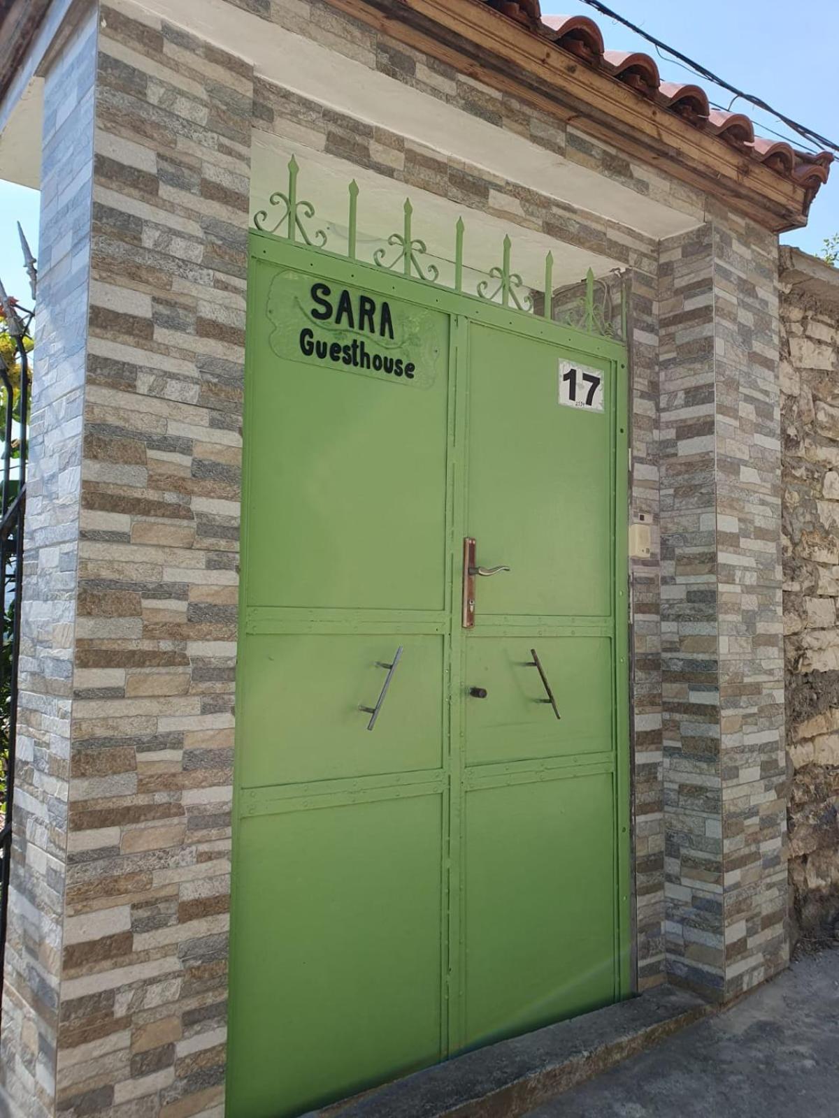 Sara Guesthouse Berat Exterior photo